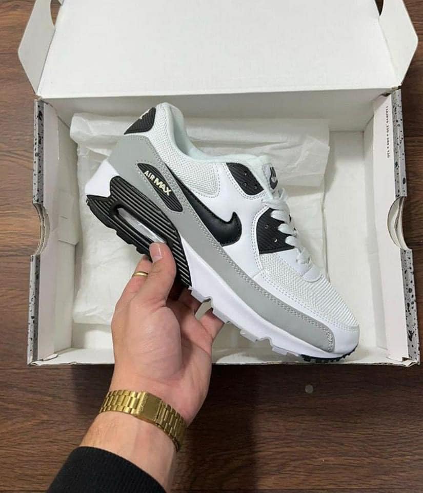 Original Nike shoes pallets Image 10