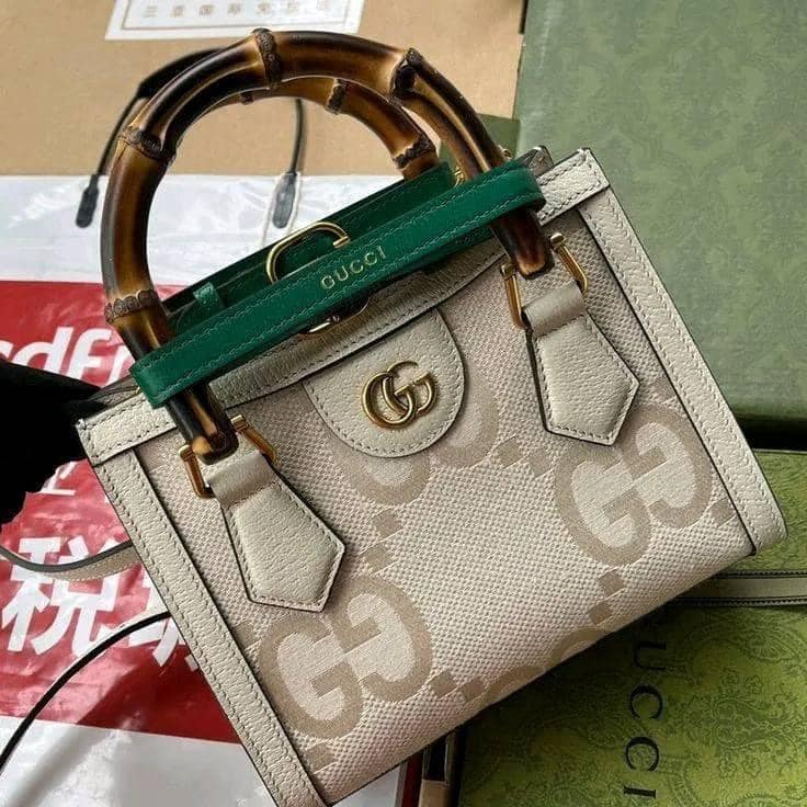 Womenhandbags / Nike shoes pallets Image 10