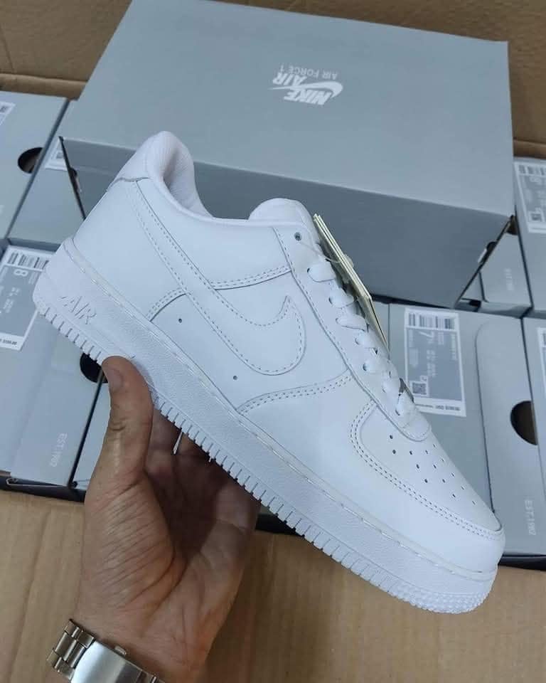 Original Nike shoes pallets