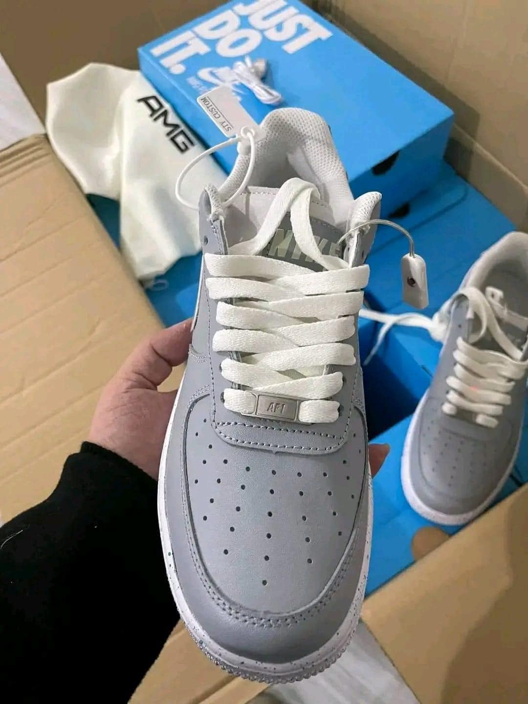 Womenhandbags / Nike shoes pallets Image 3