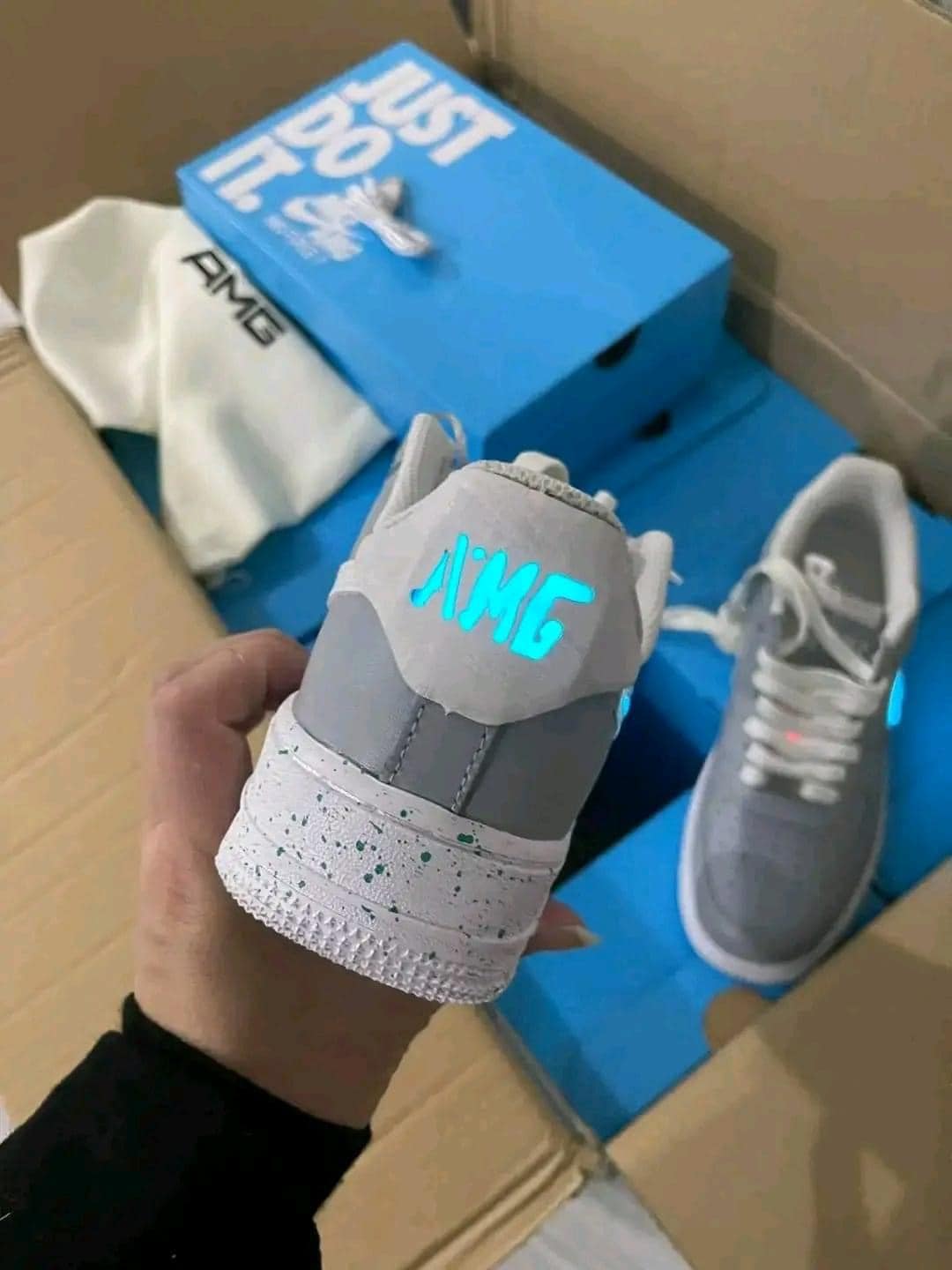 Womenhandbags / Nike shoes pallets Image 4