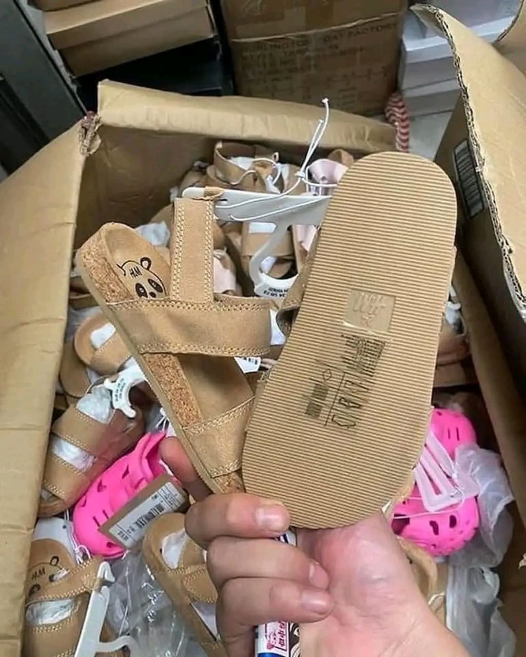 Pallets of sandals Image 7