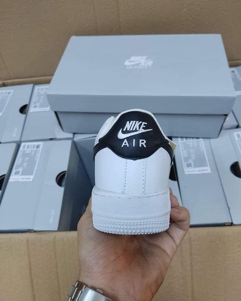 Original Nike shoes pallets Image 12