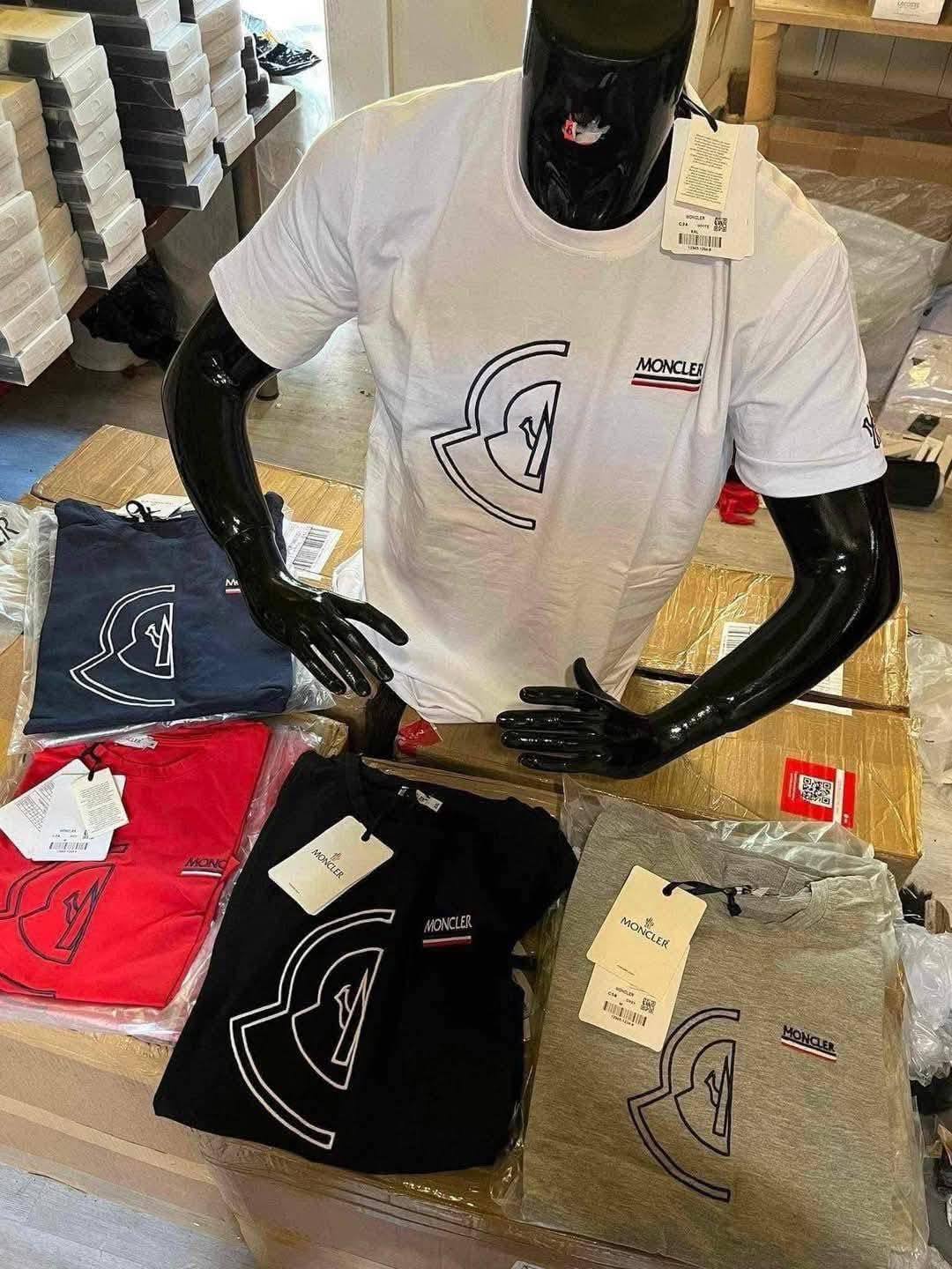 Assorted brands of original T shirts Image 4