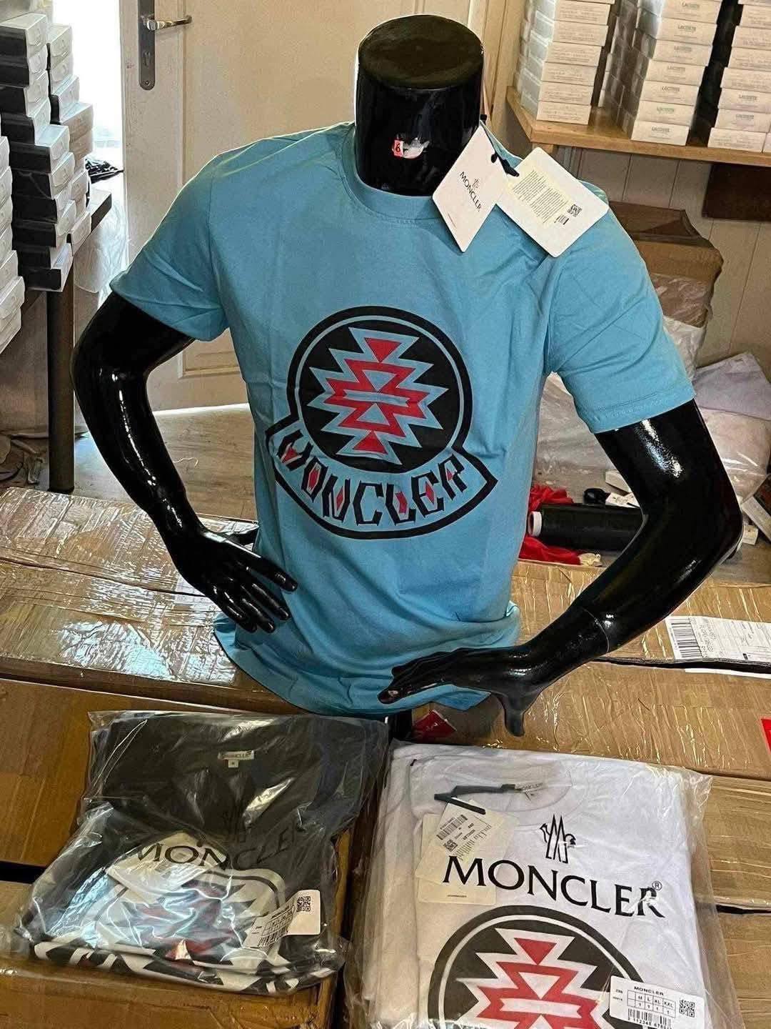 Assorted brands of original T shirts Image 5