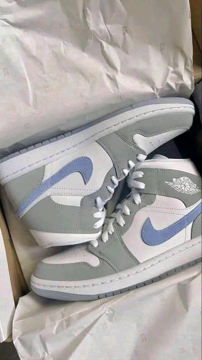 Original Nike shoes pallets Image 17