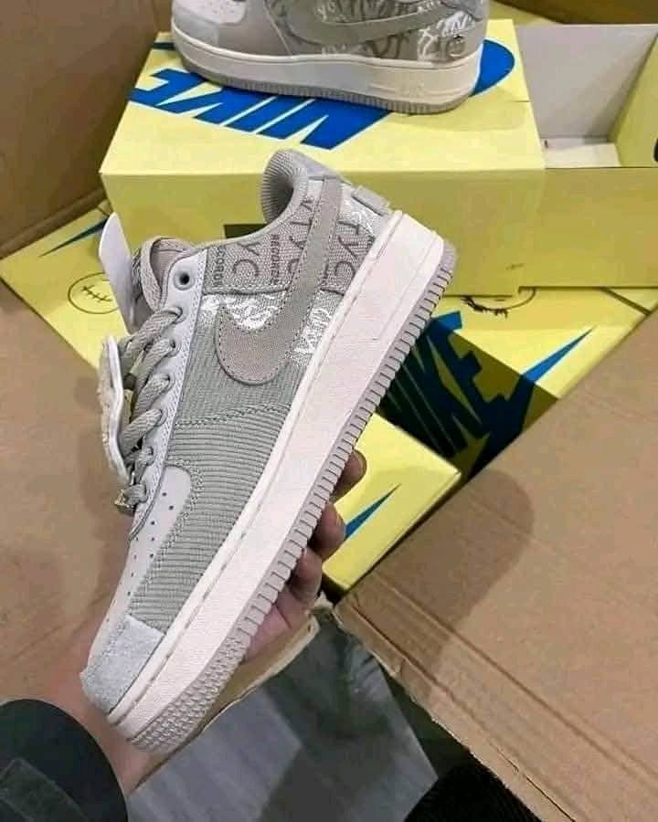 Original Nike shoes pallets Image 4