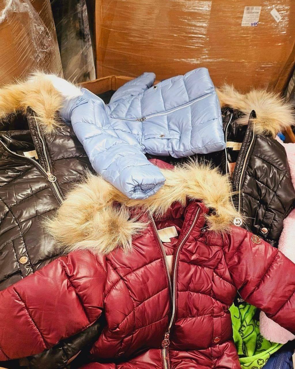 Jackets in pallets
