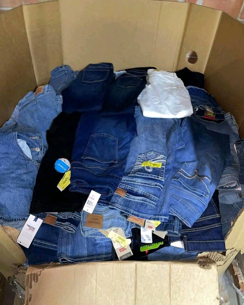 Levi's pants for men and women Image 14