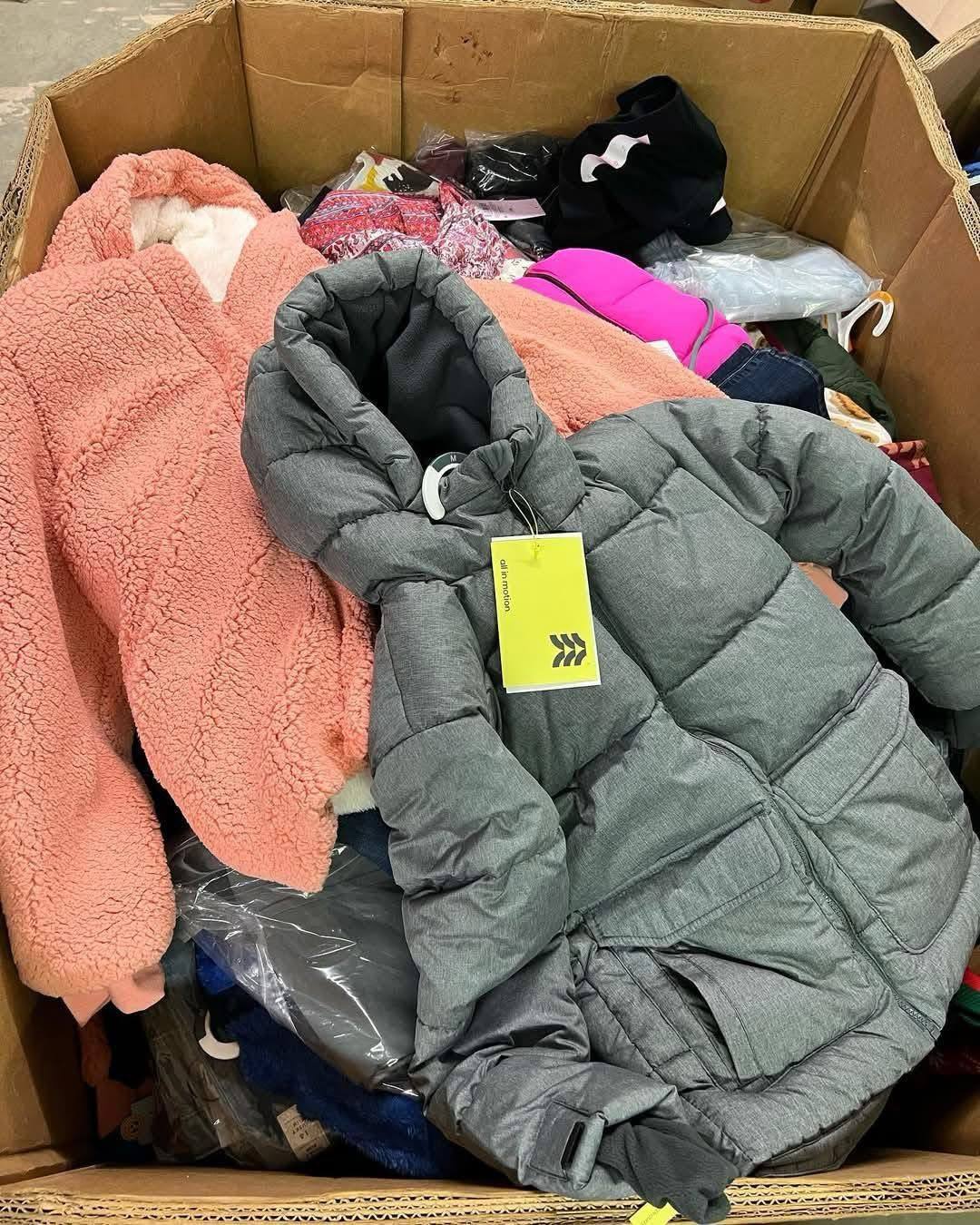 Children's clothing pallets Image 12