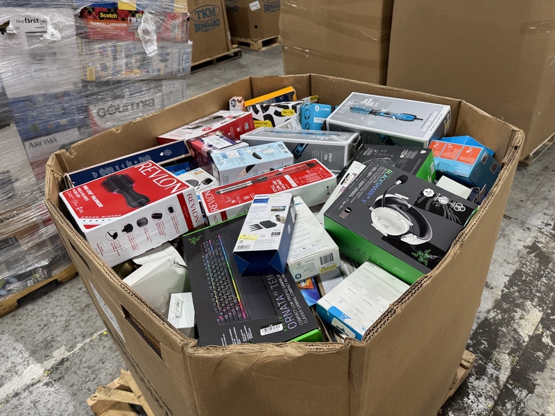 TGT Electronics Truckload Image 7