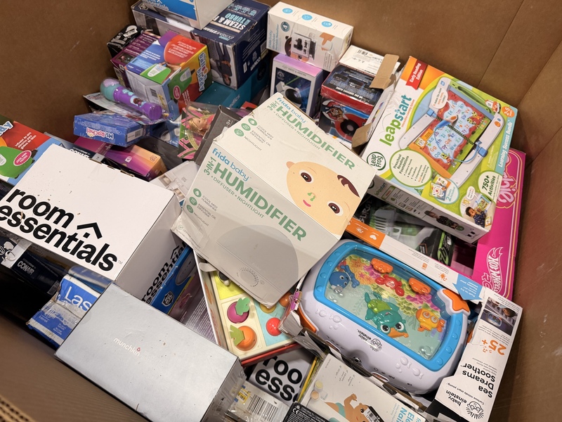 TGT Electronics Truckload Image 4